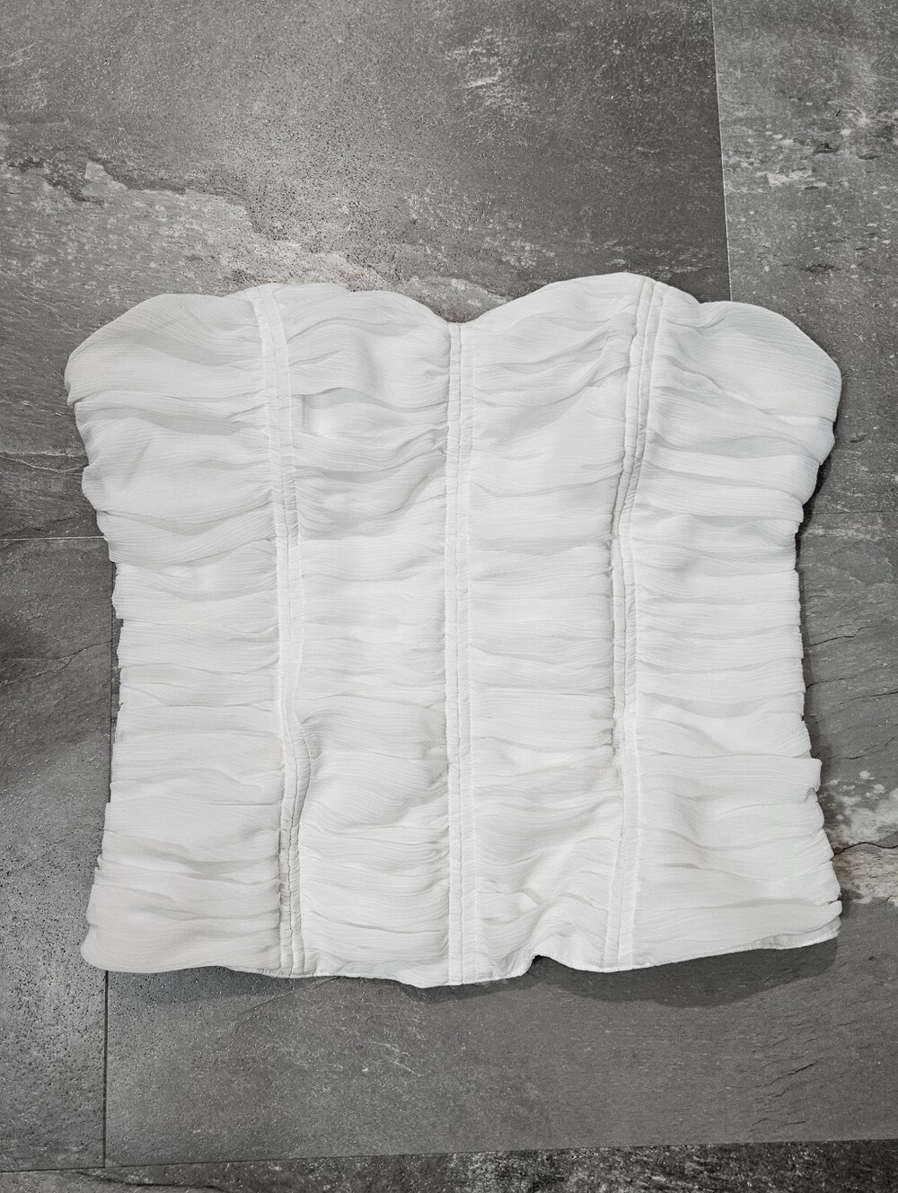 Tristan White Strapless Ruffled Bustier Crop Top. Back Zipper. Size 6. Y2K.